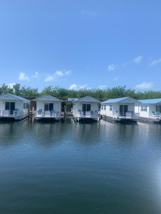 Aqua Lodges At Hurricane Hole Marina Сток-Айленд Екстер'єр фото